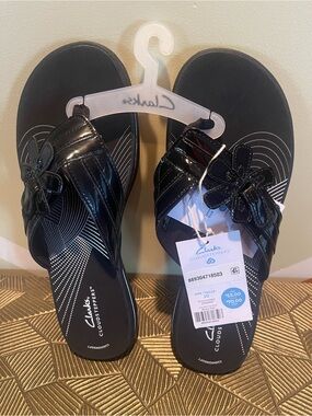 New, Clarks Black Cloudsteppers Floral Thong Sandals